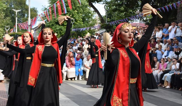 Meksika'dan Güney Afrika'ya 36 ülkeden dansçılar 'horon festivali'nde buluştu