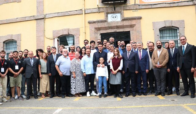 Milli Eğitim Bakanı Tekin Trabzon'da 'Ailem' dizisi setini ziyaret etti:
