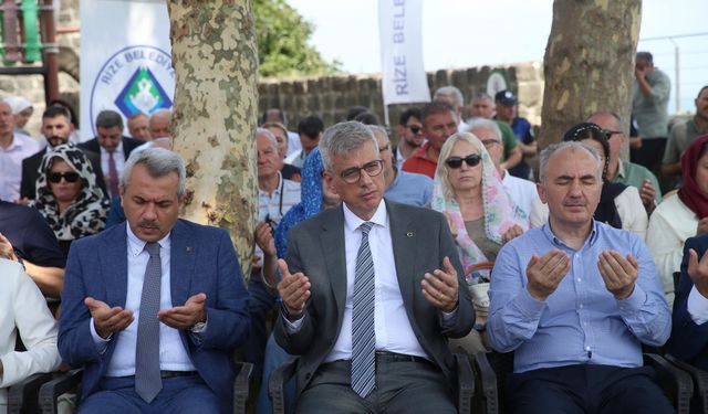 Sağlık Bakanı Memişoğlu, Rize'de merhum Belediye Başkanı Ekrem Orhon'u anma törenine katıldı