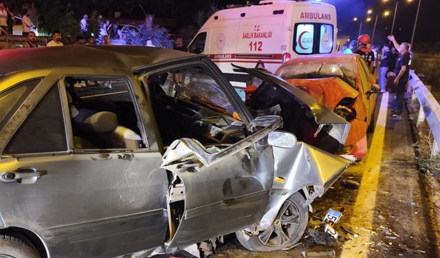 Samsun'da iki otomobilin çarpıştığı kazada 1’i ağır 8 kişi yaralandı