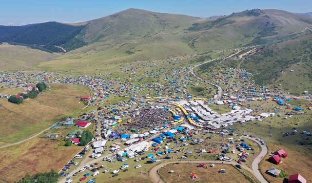 Trabzon'daki 'Haçka Yaylası' doğaseverlerin rotasında yer alıyor