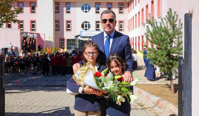 Bayburt'ta İlköğretim Haftası programı düzenlendi