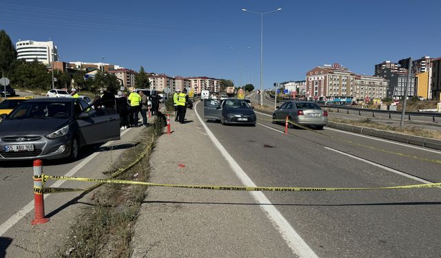 Bayburt'ta otomobilin çarptığı yaya ağır yaralandı
