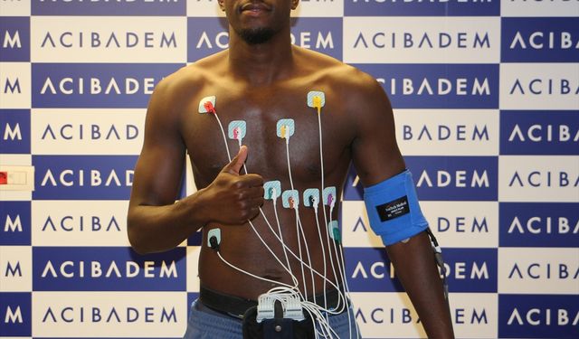 Çaykur Rizespor, Fildişi Sahili Milli Takımı kalecisi Yahia Fofana'yı transfer etti