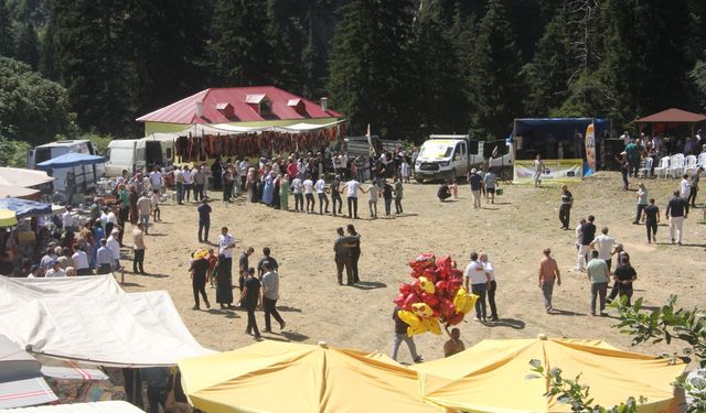 Güce'de 'Bal Festivali' düzenlendi