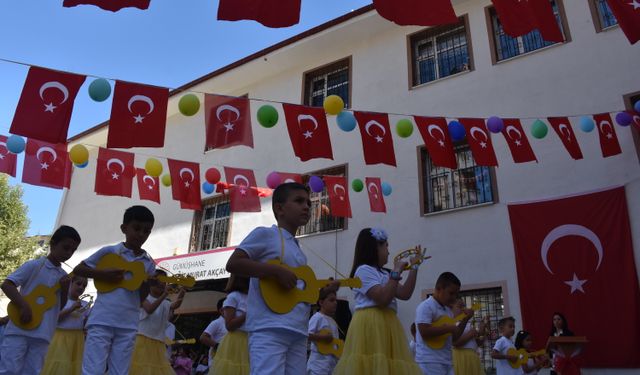 Gümüşhane'de İlköğretim Haftası kutlandı