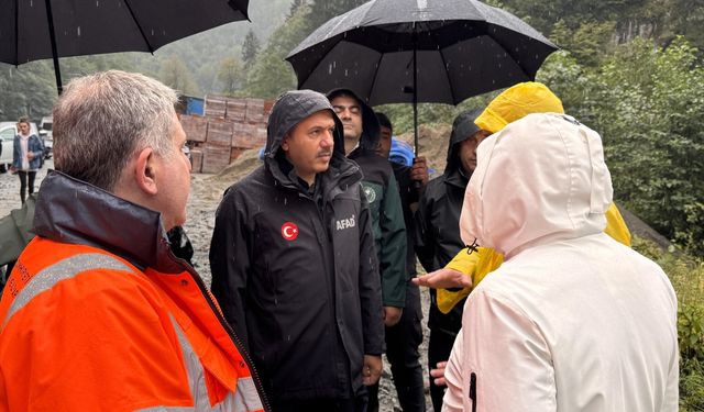 GÜNCELLEME 3 - Rize'de sağanak etkili oluyor