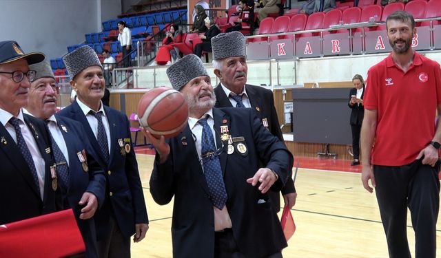 Karabük'te gaziler ile öğrenciler spor etkinliğinde buluştu