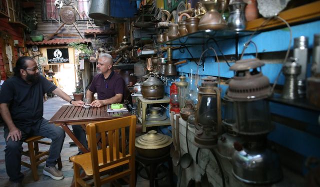 Ordu'da çay ocağında sergilenen eski eşyalar müşterilerin dikkatini çekiyor