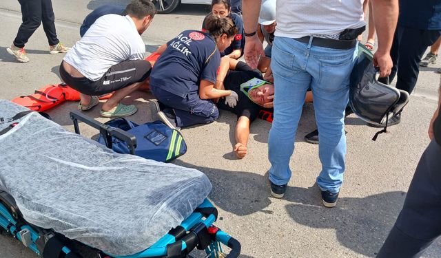 Sinop'ta otomobil ile çarpışan motosikletin sürücüsü yaralandı