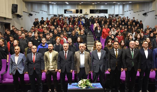 Trabzon'da 'Yeşil Yakalılarla Söyleşiler' programı düzenlendi