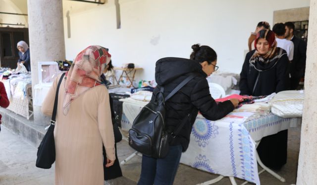 Amasya'da Filistin için hayır çarşısı açıldı
