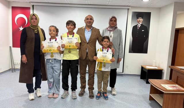 Amasyalı öğrenciler uluslararası alanda 3 altın madalya kazandı
