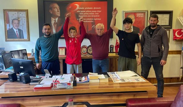 Balkan Şampiyonası'nda ikinci olan güreşçi altın ile ödüllendirildi