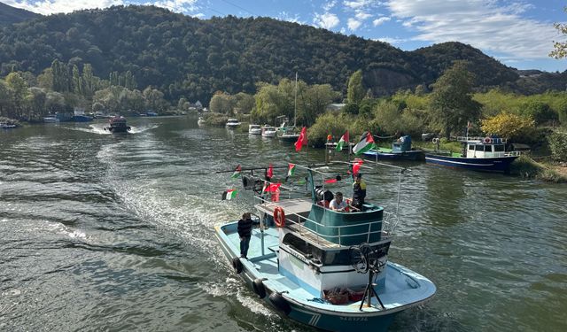 Bartın Irmağı'nda Küresel Sumud Filosu'na destek için teknelerle konvoy yapıldı