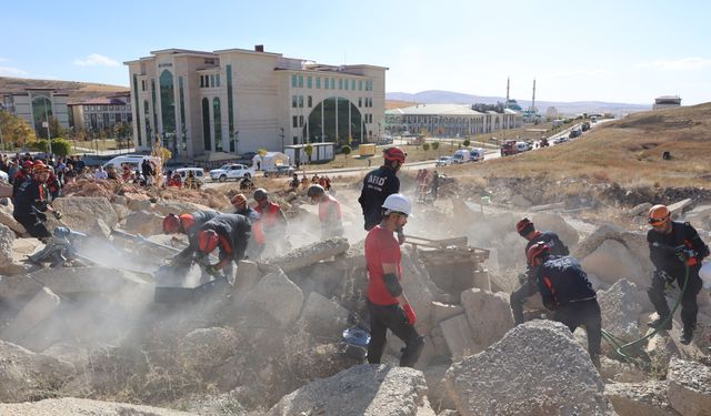 Bayburt'ta deprem tatbikatı yapıldı