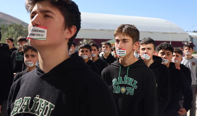 Bayburt'ta lise öğrencileri 'Söz Tükendi Flisitin'e Özgürlük' etkinliği düzenledi