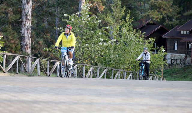 Bisiklet tutkunları Karabük'te sonbaharın renkleri arasında pedal çevirecek