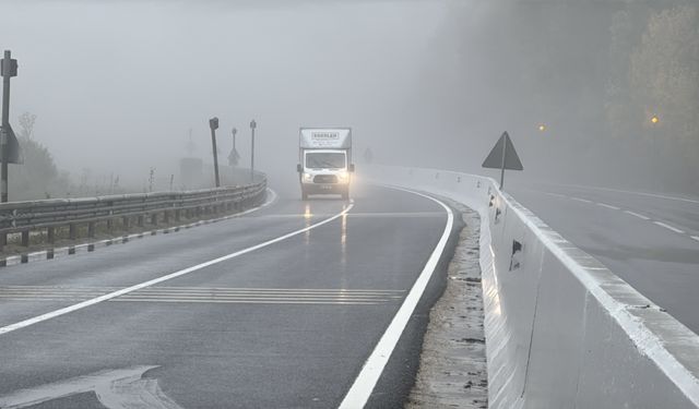 Bolu Dağı'nda sis ve sağanak etkili oluyor