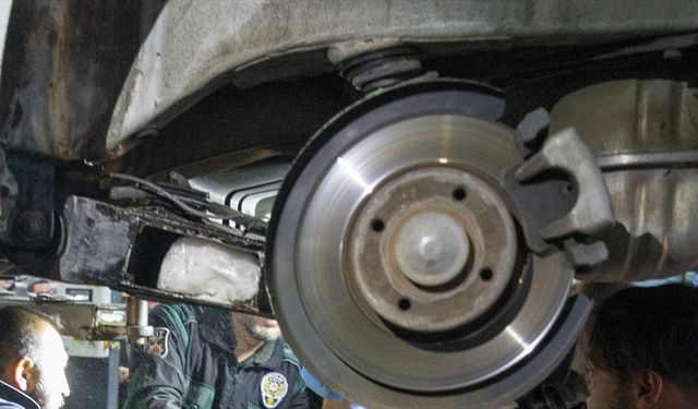 Bolu'da durdurulan otomobilde 7 kilo 150 gram sentetik uyuşturucu ele geçirildi