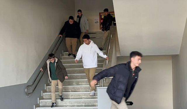 Bolu'da okullarda afet tatbikatı yapıldı