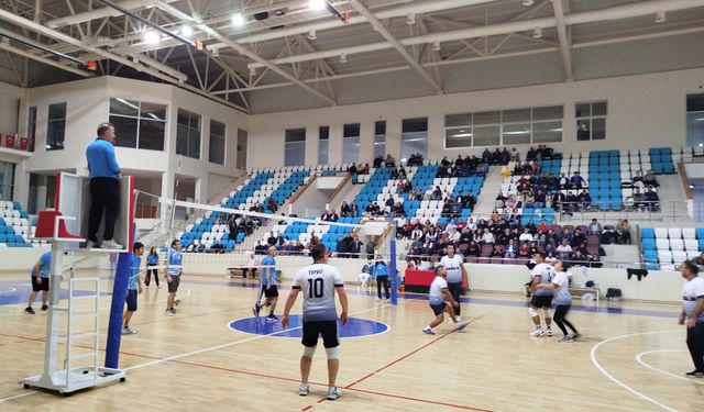 Boyabat'ta 102. Yıl Cumhuriyet Kupası Voleybol Turnuvası düzenlendi