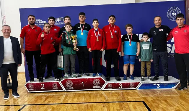 Bursa Yıldırım'da Cumhuriyet coşkusu sporla taçlandı