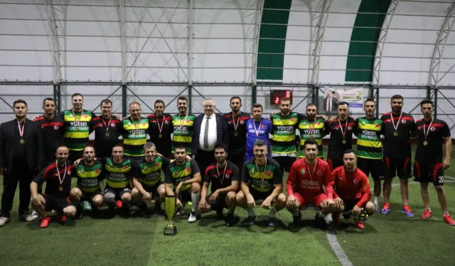 Cumhuriyet Kupası'nın şampiyonu 9 Eylül FK