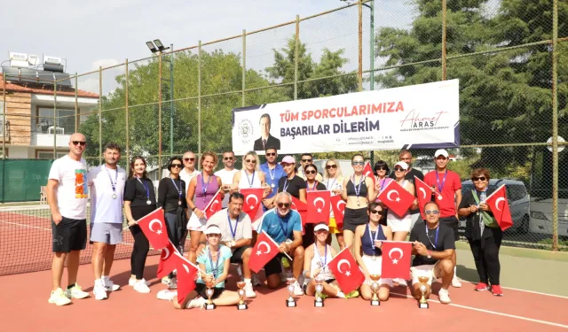 Dalaman'daki kortlarda Cumhuriyet coşkusu