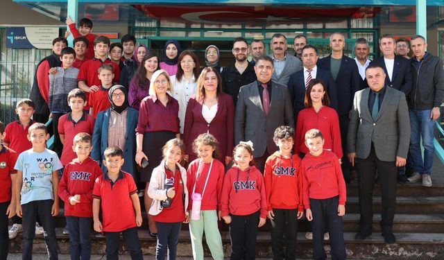 Düzce Valisi Aslan sınıf başkanlığı seçimini kazanan öğrencinin vaadini yerine getirdi