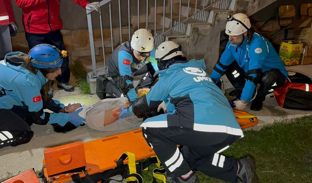 Düzce'de 6,3 büyüklüğünde deprem ve yangın senaryosuyla tatbikat yapıldı