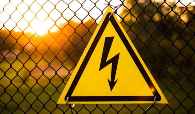 ELEKTRİK AKIMINA KAPILARAK FELÇ GEÇİRDİ