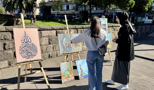Giresun'da üniversite öğrencileri resim sergisi açtı