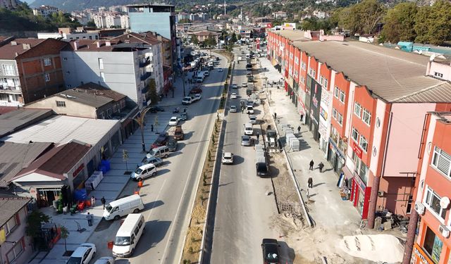 Karabük Belediye Başkanı Çetinkaya, Zonguldak Caddesi'nde incelemelerde bulundu