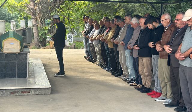 Kocaeli'de iş kazasında ölen işçinin cenazesi Düzce'de defnedildi