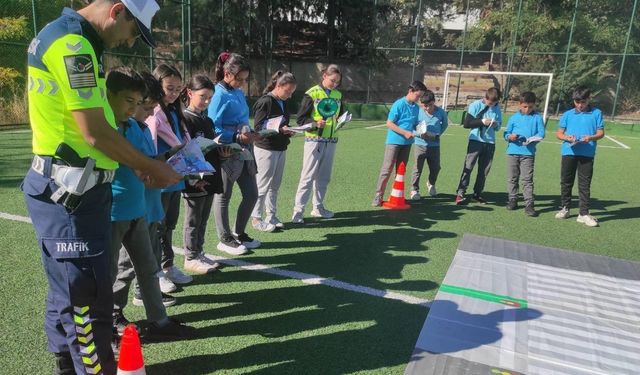 Merzifon'da öğrencilere trafik eğitimi verildi