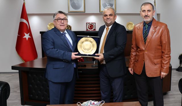 KÜTÜPHANEYE ANLAMLI BAĞIŞ