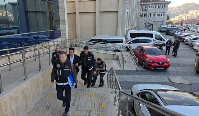 Zonguldak'ta görevi kötüye kullandıkları iddiasıyla 3 sağlık çalışanı gözaltına alındı