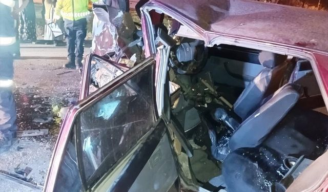 Amasya'da iki otomobilin çarpıştığı kazada 1 kişi öldü, 3 kişi yaralandı