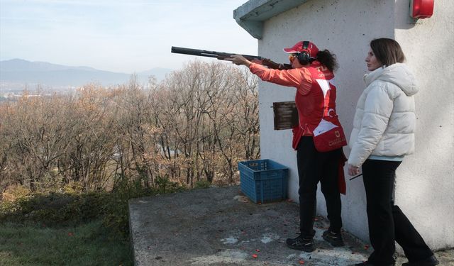 Babası için atıcılığa dönen Çiğdem Özyaman Özenir, olimpiyat kotasının peşinde