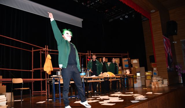 “Bir Kooperatif Macerası” Vezirköprü'de sahnelendi