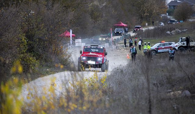 Burhan Turan Türkiye Baja Şampiyonası'nın 4. ayak yarışlarının ilk etabı koşuldu