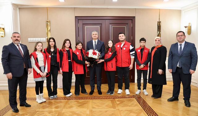 Çocuklardan Karabük Valisi Yavuz'a ziyaret