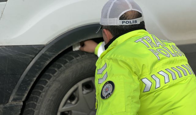 D-100 kara yolunun Bolu Dağı geçişinde kış lastiği uygulaması yapıldı