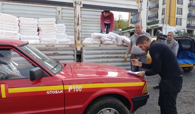 Eynesil'de çiftçilere tarım kireci tedarik edildi