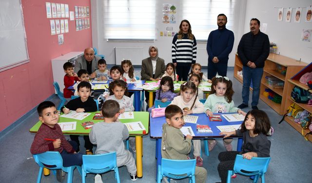 Gümüşhacıköy Kaymakamı Güneş, anaokulu öğrencilerini ziyaret etti