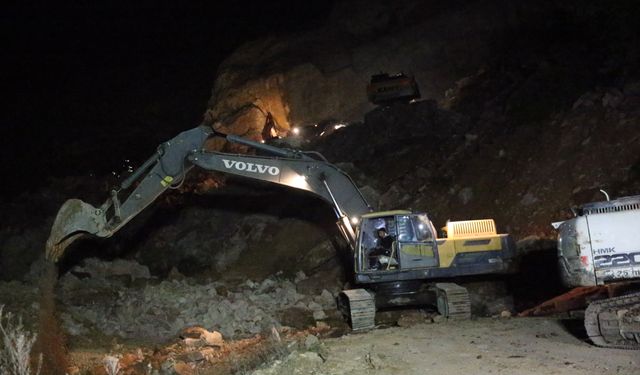 GÜNCELLEME - Ordu'da taş ocağı şantiyesinde göçük