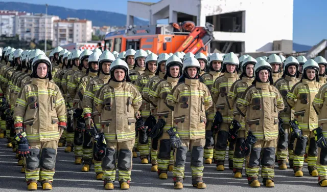 İzmir'de 139 yeni ateş savaşçıları göreve başladı