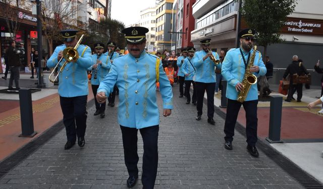 LÖSEV, Trabzon'da farkındalık yürüyüşü düzenledi