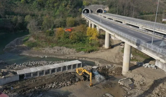 Ordu'da Akçaova Irmağı'na sel önlemi
